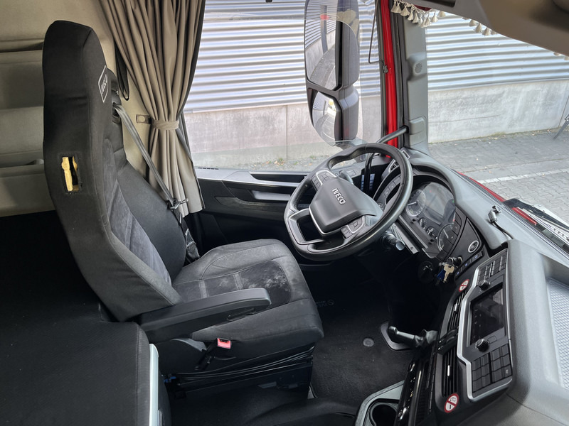 Iveco S-Way AT 420 / Full LED / 569 dkm / 2 Tanks / 2 Fridge / APK TUV 03-26 - Tractor unit: picture 3 Iveco S-Way AT 420 / Full LED / 569 dkm / 2 Tanks / 2 Fridge / APK TUV 03-26 - Tractor unit: picture 3