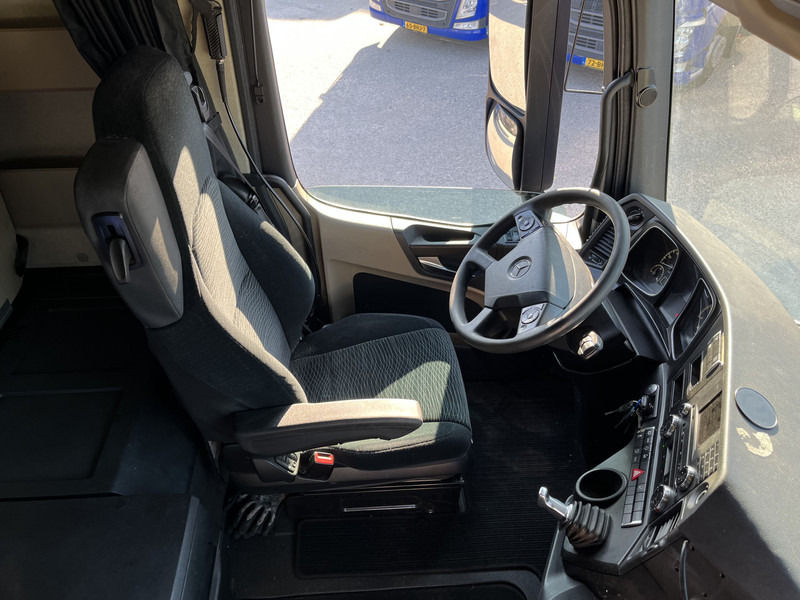 Mercedes-Benz Actros 1842 StreamSpace / 903 dkm / 2 Tanks / NL Truck / 12x in stock - Tractor unit: picture 3 Mercedes-Benz Actros 1842 StreamSpace / 903 dkm / 2 Tanks / NL Truck / 12x in stock - Tractor unit: picture 3