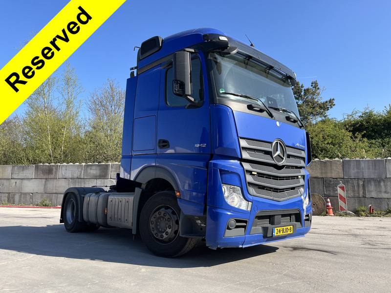 Mercedes-Benz Actros 1842 StreamSpace / 939 dkm / 2 Tanks / NL Truck - Tractor unit: picture 1 Mercedes-Benz Actros 1842 StreamSpace / 939 dkm / 2 Tanks / NL Truck - Tractor unit: picture 1