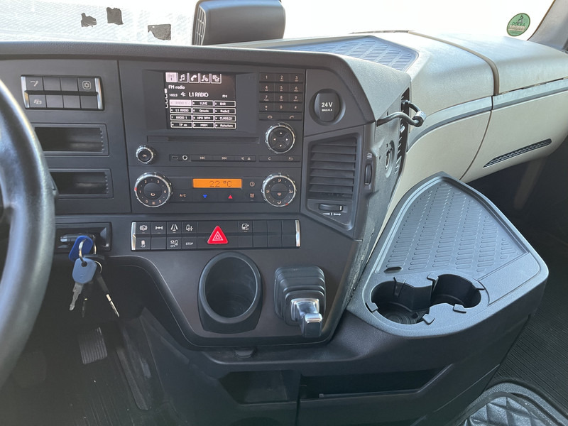 Mercedes-Benz Actros 1842 Streamspace / 855 dkm / 2 Tanks / NL Truck - Tractor unit: picture 5 Mercedes-Benz Actros 1842 Streamspace / 855 dkm / 2 Tanks / NL Truck - Tractor unit: picture 5