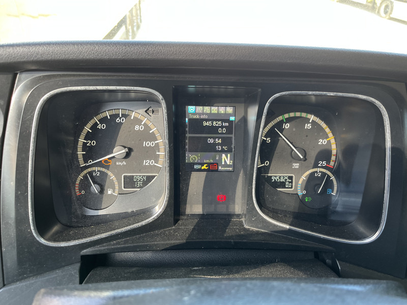 Mercedes-Benz Actros 1842 Streamspace / 945 dkm / 2 Tanks / NL Truck / 6x in stock - Tractor unit: picture 4 Mercedes-Benz Actros 1842 Streamspace / 945 dkm / 2 Tanks / NL Truck / 6x in stock - Tractor unit: picture 4