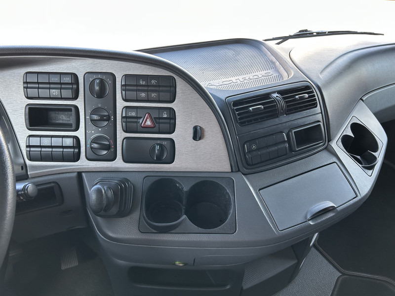 Mercedes-Benz Actros 1844 LS V6 MP3 / MegaSpace / 698 dkm / 2 Tanks / APK TUV 06-26 - Tractor unit: picture 5 Mercedes-Benz Actros 1844 LS V6 MP3 / MegaSpace / 698 dkm / 2 Tanks / APK TUV 06-26 - Tractor unit: picture 5