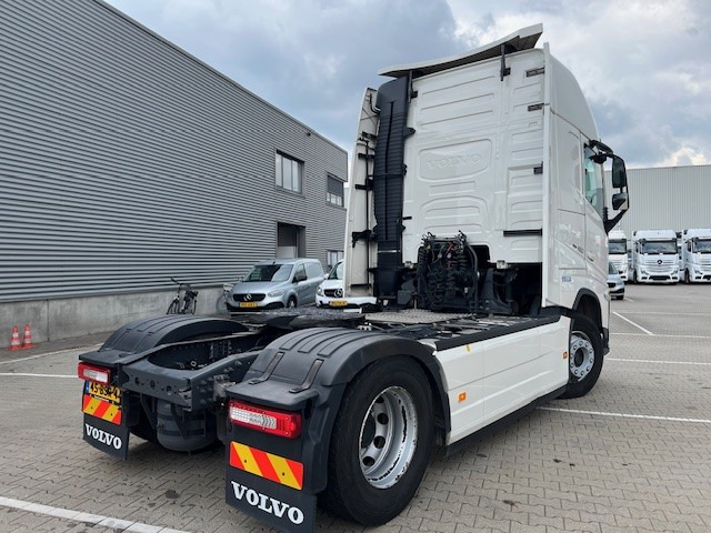 Tractor unit Volvo FH 460 Globetrotter XL / 2 Tanks / APK-TUV 04-26: picture 10