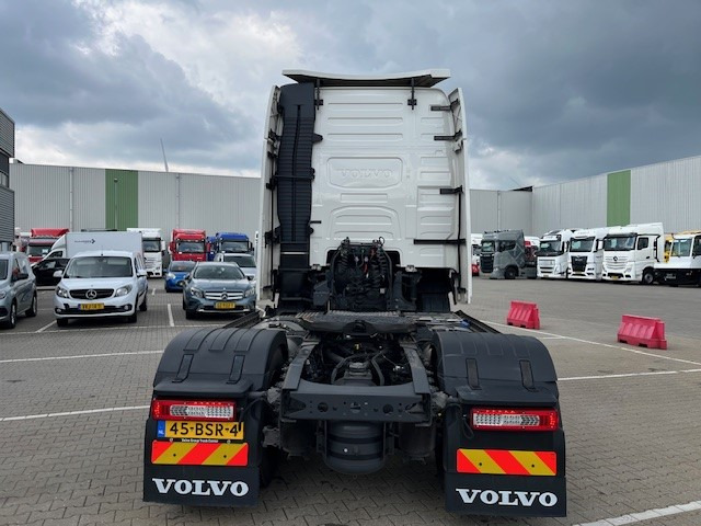 Tractor unit Volvo FH 460 Globetrotter XL / 2 Tanks / APK-TUV 04-26: picture 20