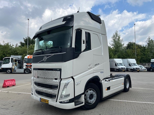 Tractor unit Volvo FH 460 Globetrotter XL / 2 Tanks / APK-TUV 04-26: picture 12