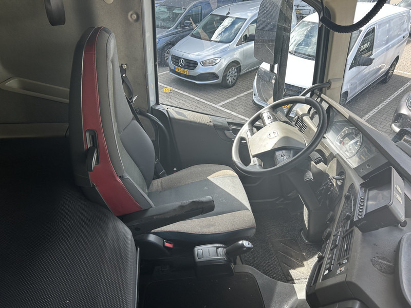 Volvo FH 460 Globetrotter / VDL Hooklift 25 Ton / 634 dkm / VEB+ / 6x2 / 9 Ton Frontaxle - Hook lift truck, Crane truck: picture 3 Volvo FH 460 Globetrotter / VDL Hooklift 25 Ton / 634 dkm / VEB+ / 6x2 / 9 Ton Frontaxle - Hook lift truck, Crane truck: picture 3