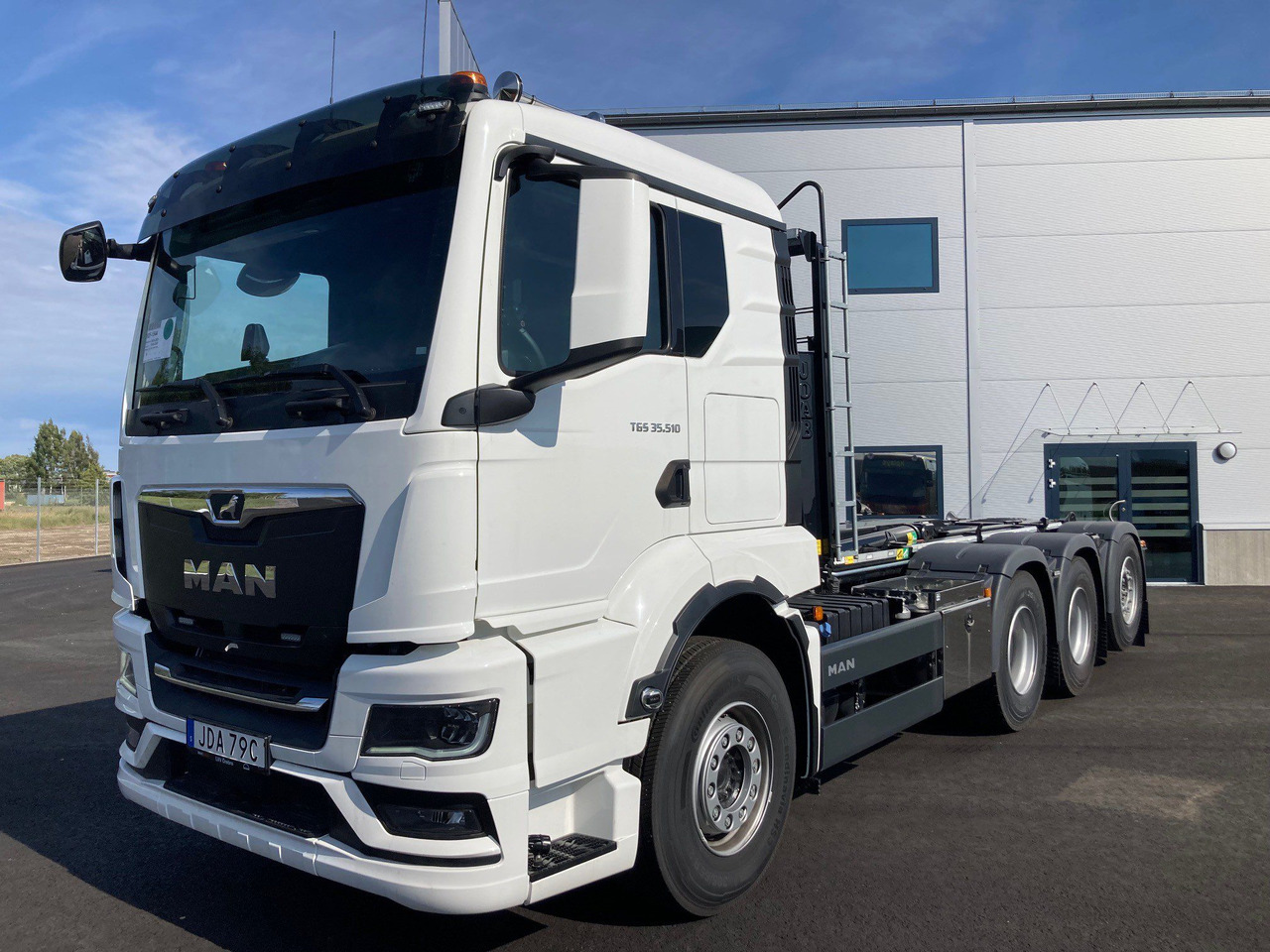 TGS 35.510 8×4-4 JOAB Lastväxlare - Hook lift truck: picture 1 TGS 35.510 8×4-4 JOAB Lastväxlare - Hook lift truck: picture 1