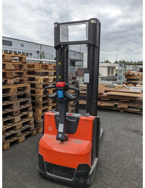 Toyota SWE120 - Stacker: picture 5 Toyota SWE120 - Stacker: picture 5
