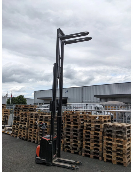Toyota SWE120 - Stacker: picture 2 Toyota SWE120 - Stacker: picture 2