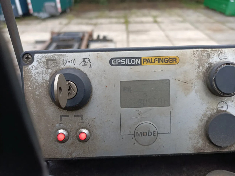 Truck MAN TGS 26.360: picture 17