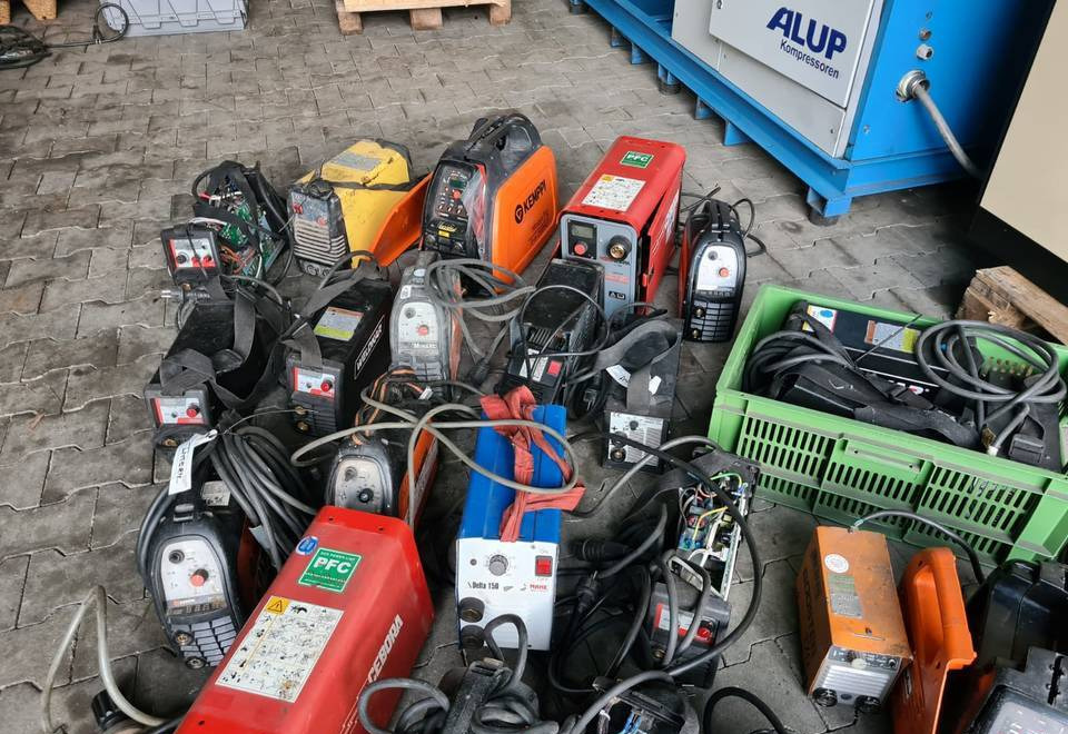 Spawarki invertorowe, używane, uszkodzone - Welding equipment: picture 3 Spawarki invertorowe, używane, uszkodzone - Welding equipment: picture 3