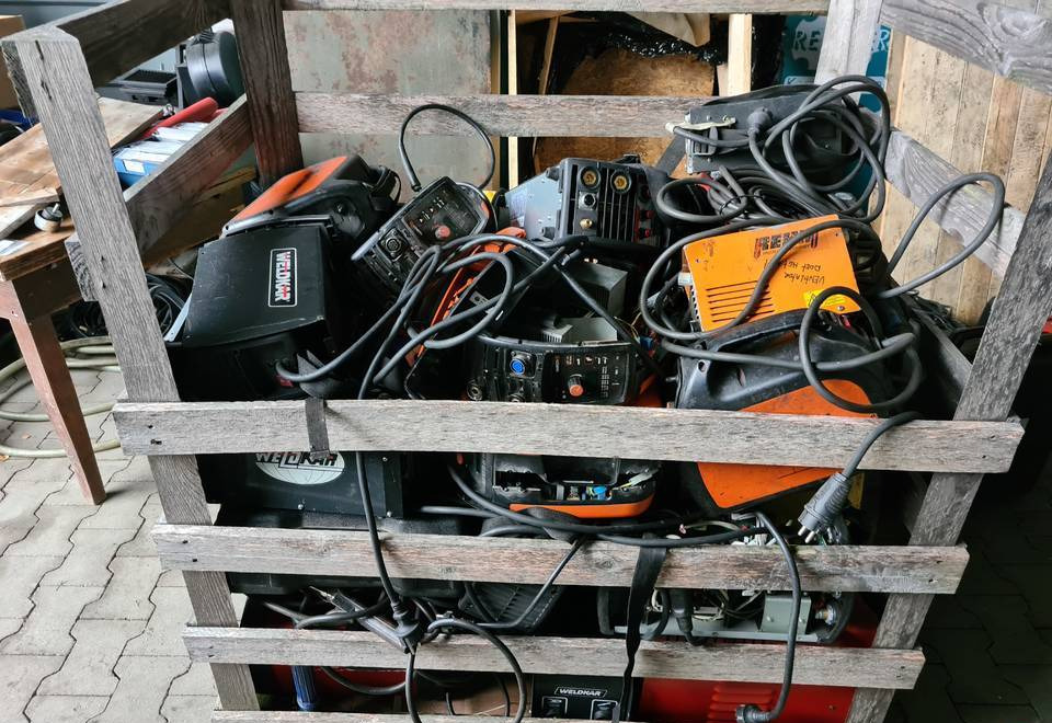 Spawarki invertorowe, używane, uszkodzone - Welding equipment: picture 4 Spawarki invertorowe, używane, uszkodzone - Welding equipment: picture 4