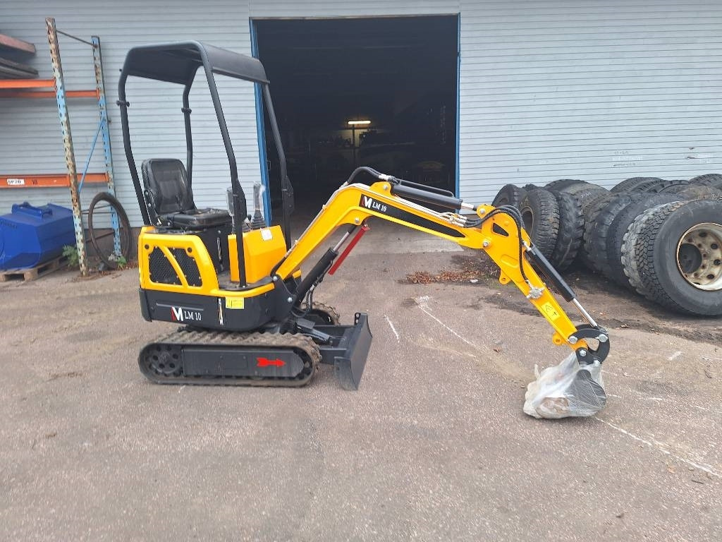 LM Lm10 - Mini excavator: picture 2 LM Lm10 - Mini excavator: picture 2