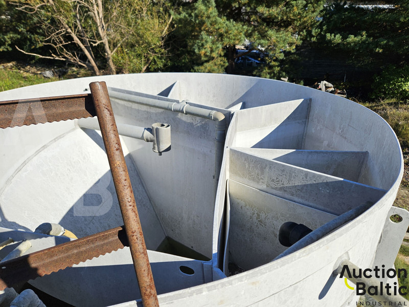 August ir Ko - Tank truck: picture 4 August ir Ko - Tank truck: picture 4