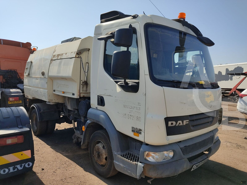 DAF LF45.160 - Road sweeper: picture 1 DAF LF45.160 - Road sweeper: picture 1