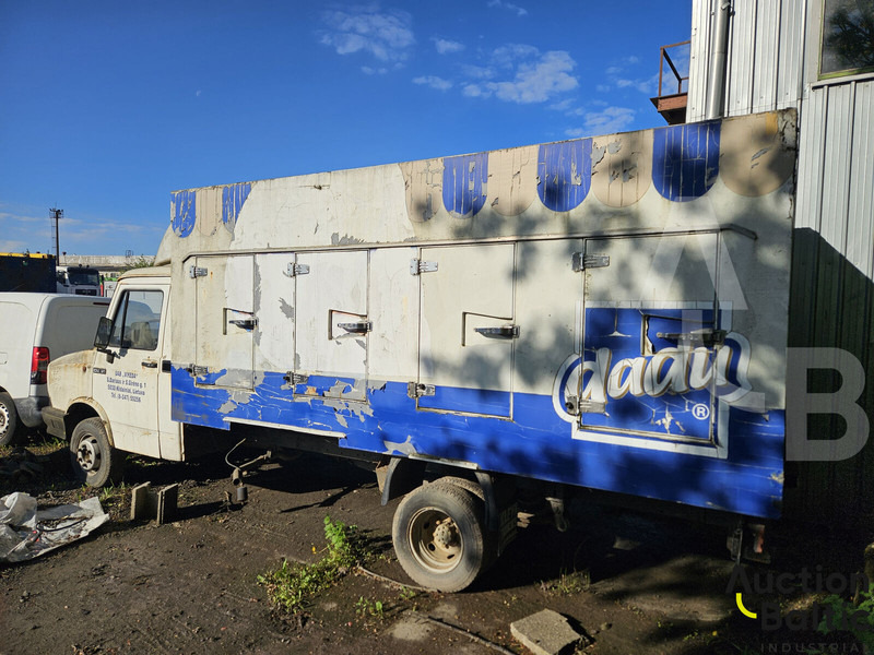 DAF V 400 - Box van: picture 2 DAF V 400 - Box van: picture 2