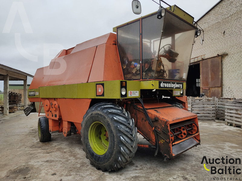 Dronningborg D8000S - Combine harvester: picture 2 Dronningborg D8000S - Combine harvester: picture 2