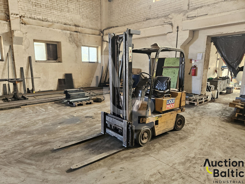 FORKLIFT - Forklift: picture 1 FORKLIFT - Forklift: picture 1