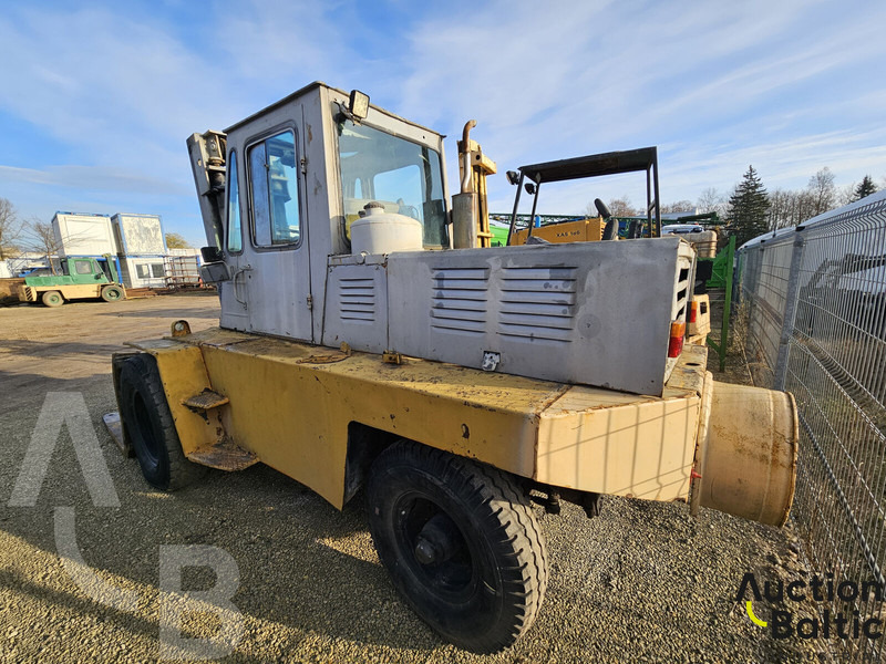 FORKLIFT - Rough terrain forklift: picture 3 FORKLIFT - Rough terrain forklift: picture 3