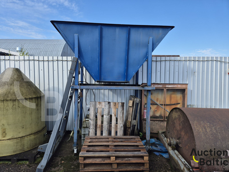 Hopper for various materials - Tank truck: picture 1 Hopper for various materials - Tank truck: picture 1