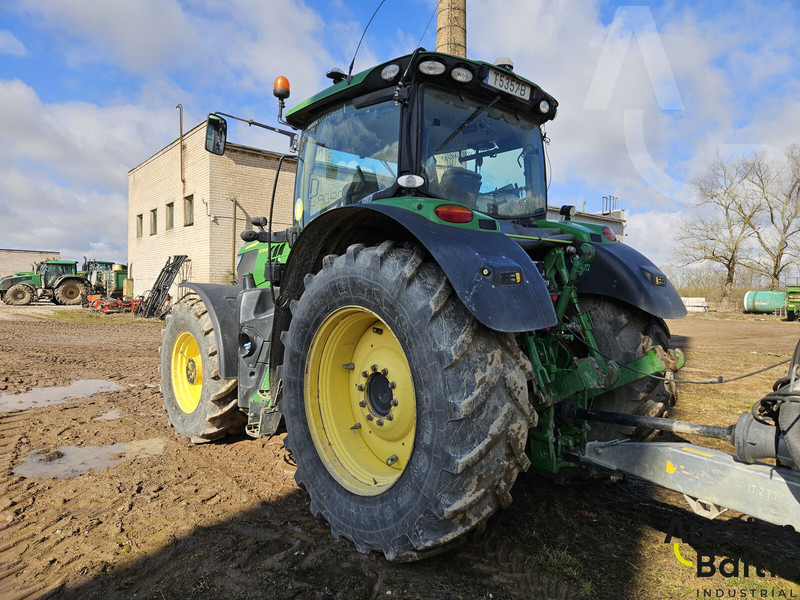 John Deere 6125 R - Farm tractor: picture 3 John Deere 6125 R - Farm tractor: picture 3