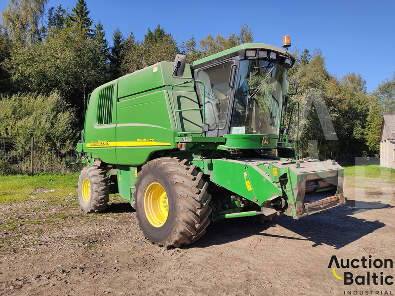 John Deere 9450 - Combine harvester: picture 1 John Deere 9450 - Combine harvester: picture 1