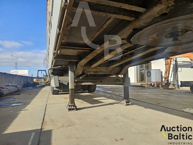 Curtainsider semi-trailer Krone SD: picture 10
