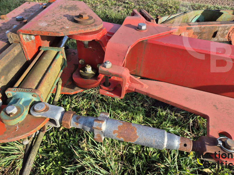 Kverneland 100-19 - Plow: picture 5 Kverneland 100-19 - Plow: picture 5