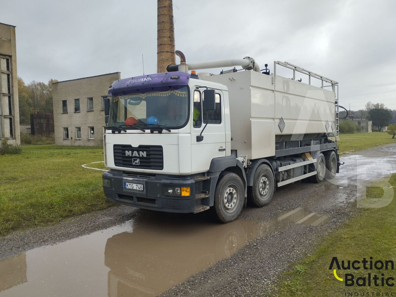 MAN T 46 - Vacuum truck: picture 1 MAN T 46 - Vacuum truck: picture 1