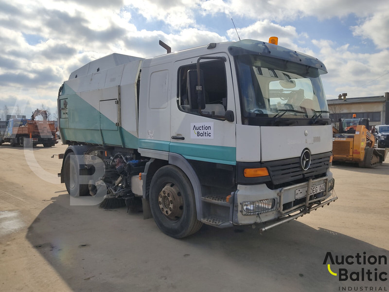 Mercedes-Benz 1517 - Road sweeper: picture 2 Mercedes-Benz 1517 - Road sweeper: picture 2