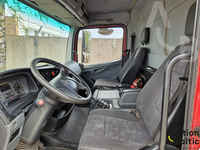 Mercedes-Benz 815 - Refrigerator truck: picture 5 Mercedes-Benz 815 - Refrigerator truck: picture 5