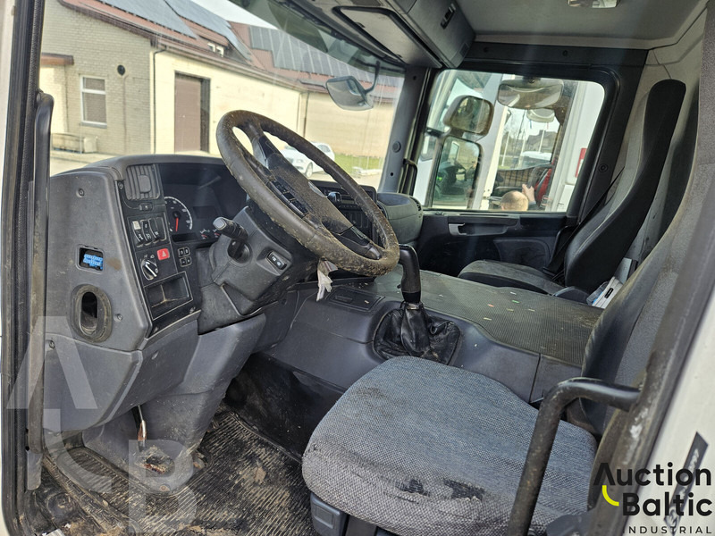 Scania P 230 - Tank truck: picture 5 Scania P 230 - Tank truck: picture 5