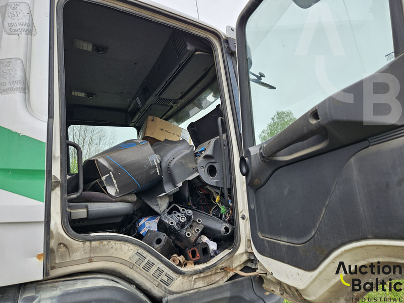 Scania P 94 GB - Concrete mixer truck: picture 5 Scania P 94 GB - Concrete mixer truck: picture 5