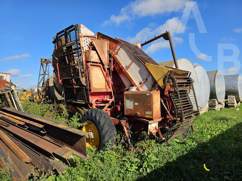 TIM Sugar beet harvester - Combine harvester: picture 1 TIM Sugar beet harvester - Combine harvester: picture 1
