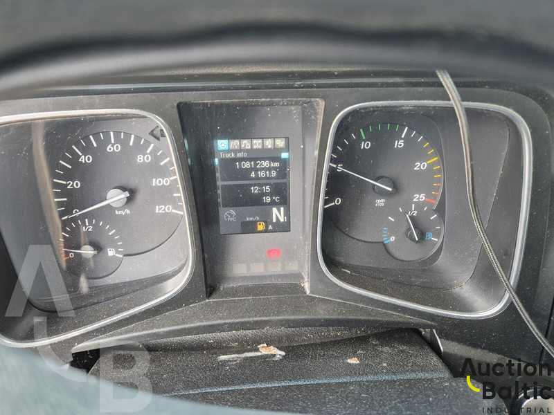 Tractor unit Mercedes-Benz Actros 1843: picture 14