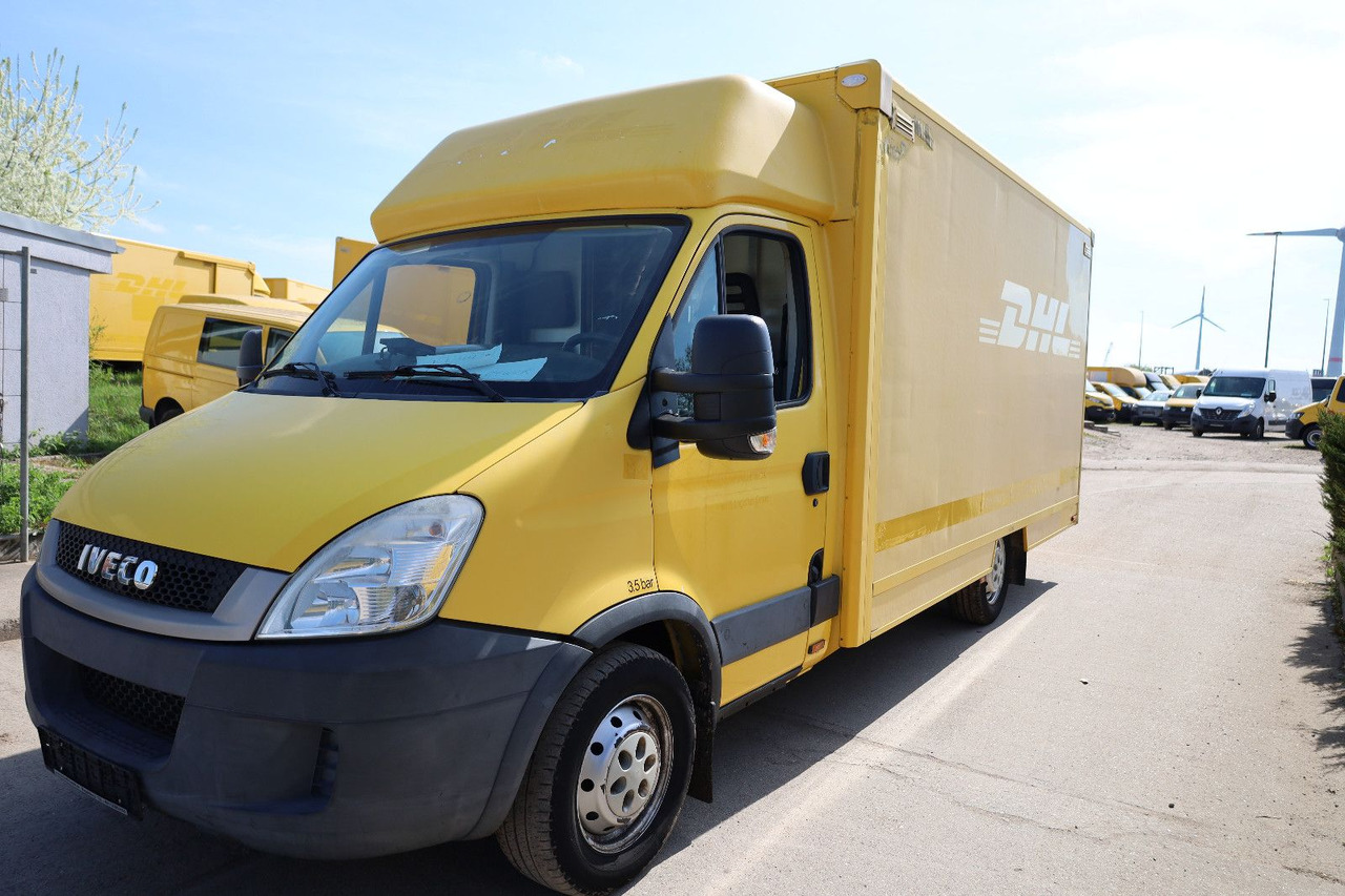 Iveco Daily/ Regalsystem/C30C - Box van: picture 2 Iveco Daily/ Regalsystem/C30C - Box van: picture 2