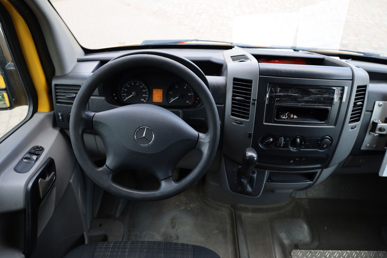 Mercedes-Benz Sprinter II Pritsche/ Koffer - Box van: picture 4 Mercedes-Benz Sprinter II Pritsche/ Koffer - Box van: picture 4