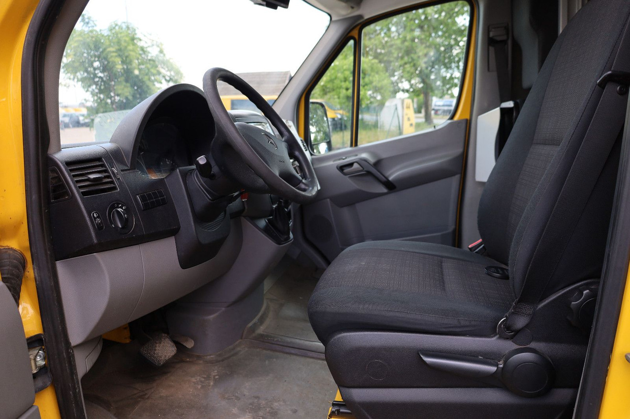 Mercedes-Benz Sprinter II Pritsche/ Koffer - Box van: picture 3 Mercedes-Benz Sprinter II Pritsche/ Koffer - Box van: picture 3