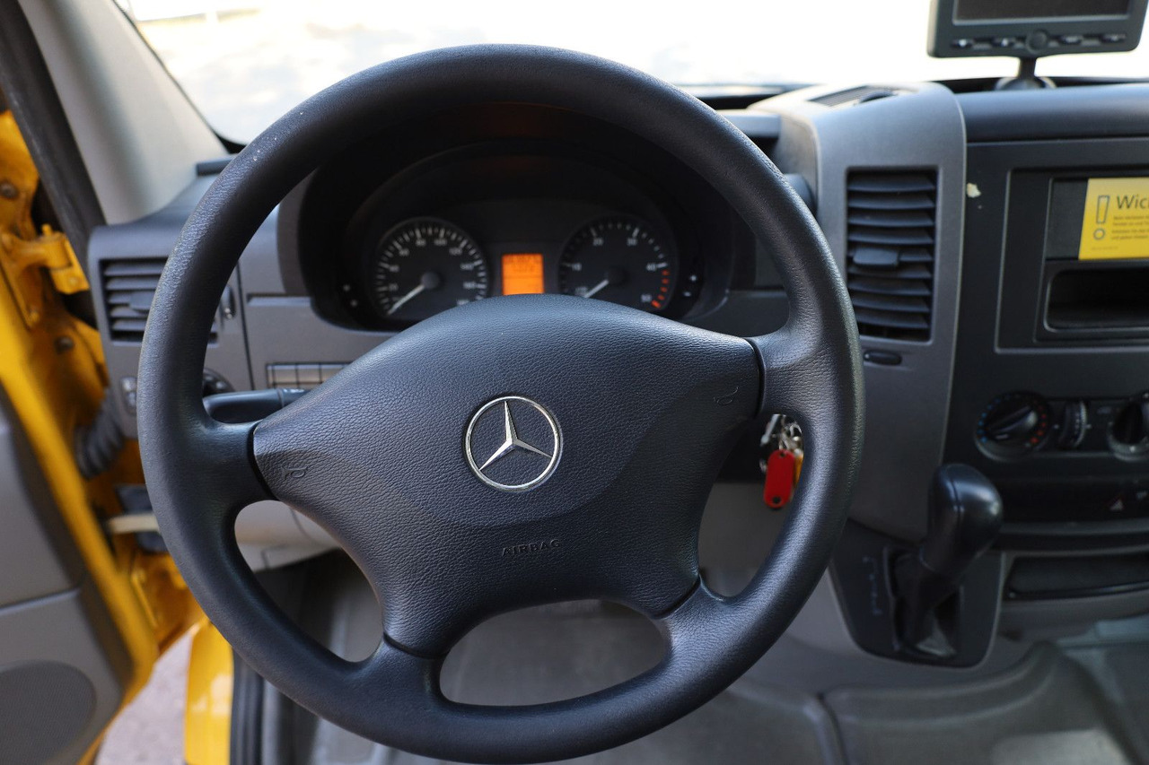 Mercedes-Benz Sprinter II Pritsche/ Koffer/Regalsystem - Box van: picture 4 Mercedes-Benz Sprinter II Pritsche/ Koffer/Regalsystem - Box van: picture 4