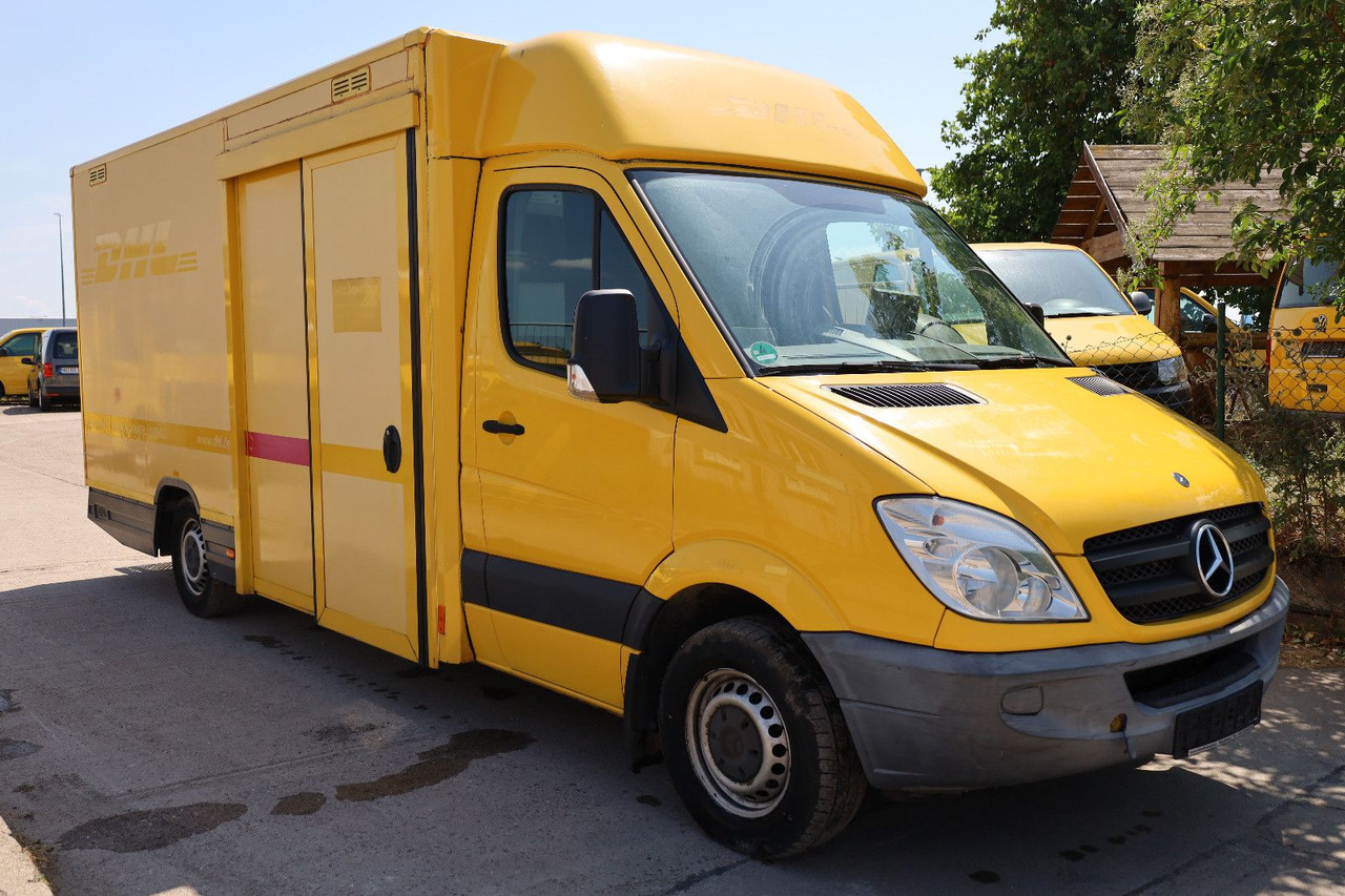 Mercedes-Benz Sprinter II Pritsche/ Koffer/Regalsystem - Box van: picture 1 Mercedes-Benz Sprinter II Pritsche/ Koffer/Regalsystem - Box van: picture 1