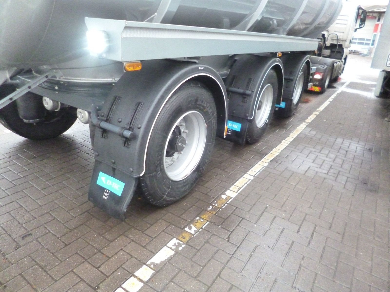 New Tank semi-trailer D-TEC TANKTRAILER FV2011-20-R295 D-TEC Gülletanker FV2011 Zwangslenkung: picture 15