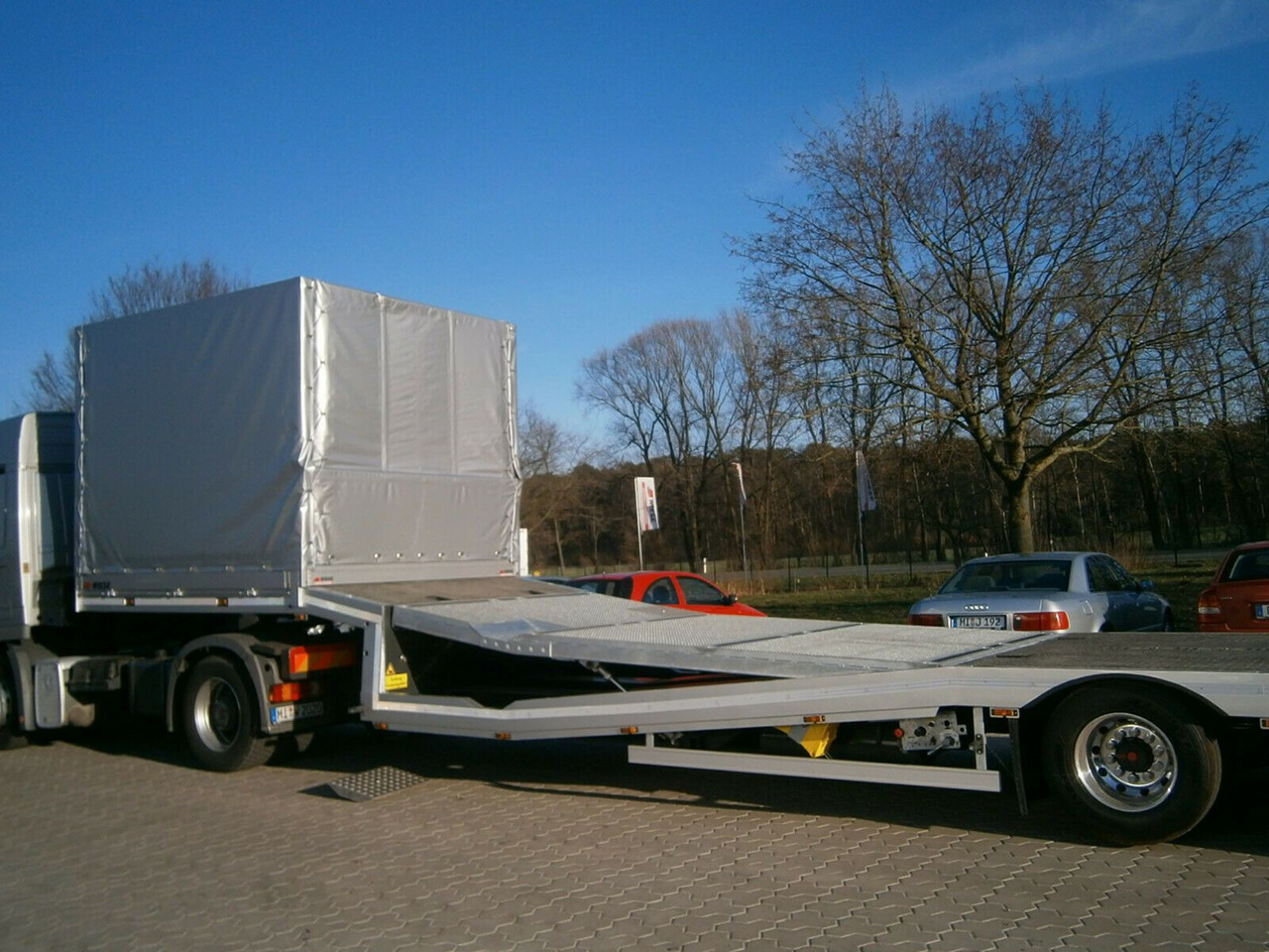 Gabelstaplertransporter Tiefbett Rampen - Low loader semi-trailer: picture 3 Gabelstaplertransporter Tiefbett Rampen - Low loader semi-trailer: picture 3