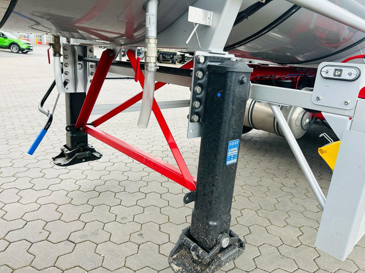 Tank semi-trailer Kässbohrer STS.SS Edelstahl Tankauflieger Bitumen 32m³: picture 9