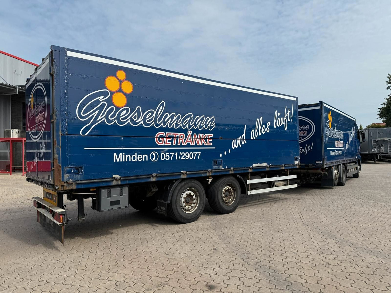 MAN TGA mit Kofferaufbau/Getränkeaufbau + Anhänger - Beverage truck: picture 3 MAN TGA mit Kofferaufbau/Getränkeaufbau + Anhänger - Beverage truck: picture 3