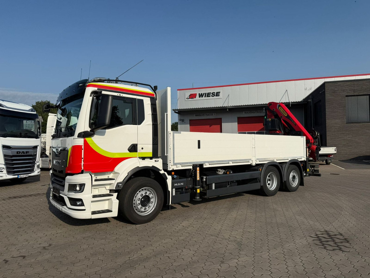MAN TGS 26.430 Kran Palfinger PK 35.502 H, 5600 km - Dropside/ Flatbed truck, Crane truck: picture 1 MAN TGS 26.430 Kran Palfinger PK 35.502 H, 5600 km - Dropside/ Flatbed truck, Crane truck: picture 1
