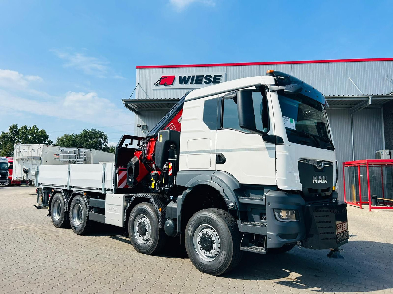 MAN TGS 41.520 8x8 mit Fassi Ladekran F710RA.2.26 - Crane truck: picture 4 MAN TGS 41.520 8x8 mit Fassi Ladekran F710RA.2.26 - Crane truck: picture 4