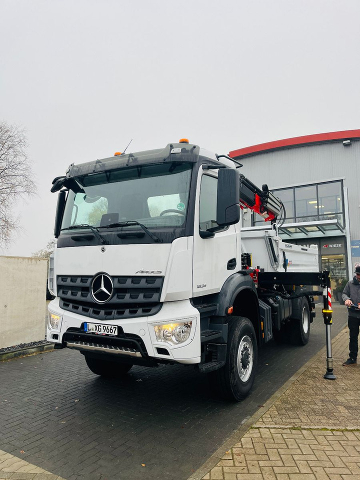 Tipper, Crane truck Mercedes-Benz Arocs 1835 4x4 Meiller Fassi F135 Kran Kipper: picture 6 Tipper, Crane truck Mercedes-Benz Arocs 1835 4x4 Meiller Fassi F135 Kran Kipper: picture 6
