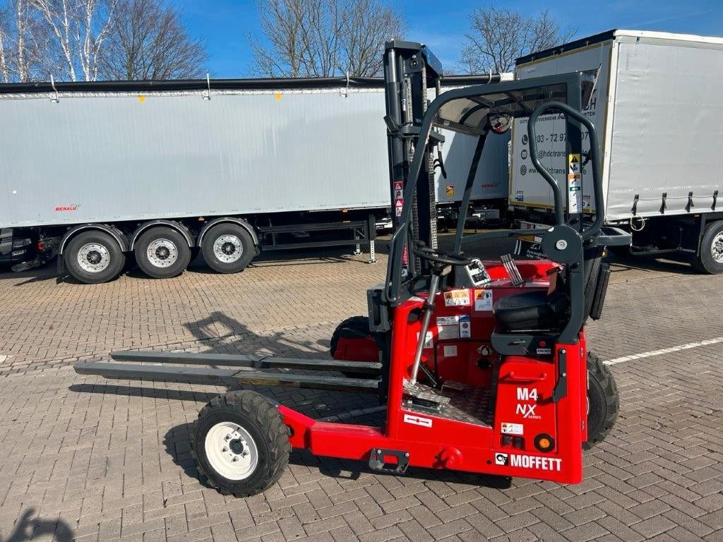 Moffett CARGOTEC - Tragkraft 2.500 kg Moffett CARGOTEC - Tragkraft 2.500 kg - Miete möglich - Diesel forklift: picture 2 Moffett CARGOTEC - Tragkraft 2.500 kg Moffett CARGOTEC - Tragkraft 2.500 kg - Miete möglich - Diesel forklift: picture 2