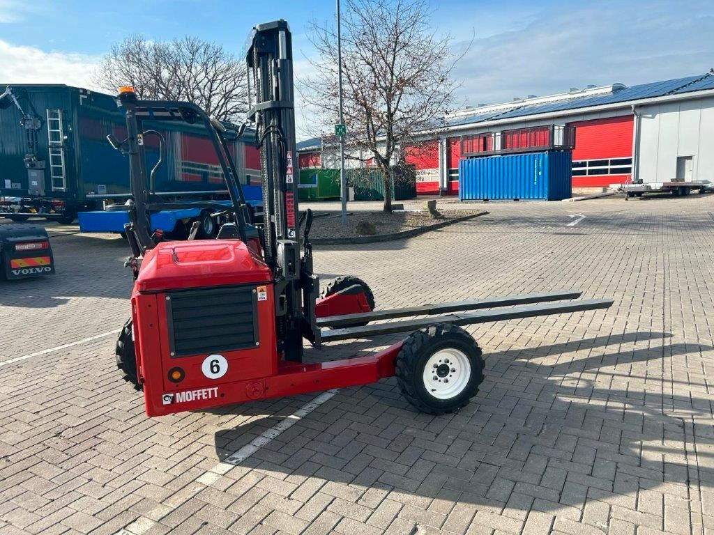 Moffett CARGOTEC - Tragkraft 2.500 kg Moffett CARGOTEC - Tragkraft 2.500 kg - Miete möglich - Diesel forklift: picture 3 Moffett CARGOTEC - Tragkraft 2.500 kg Moffett CARGOTEC - Tragkraft 2.500 kg - Miete möglich - Diesel forklift: picture 3