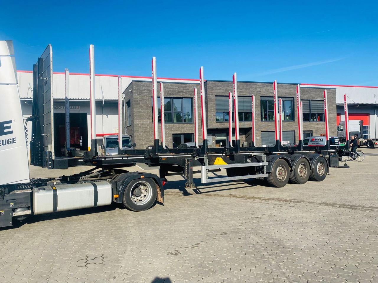 PAVIC Holzauflieger mit Schemel und Rungen - Timber semi-trailer: picture 3 PAVIC Holzauflieger mit Schemel und Rungen - Timber semi-trailer: picture 3